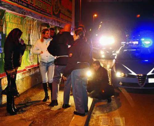 Neppure la polizia multa lucciole e clienti