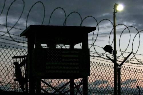 Gb, risarcimenti milionari 
a detenuti di Guantanamo 
"Torturati da 007 inglesi"