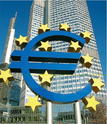 Bce: aiuti europei alle banche irlandesi per evitare la crisi