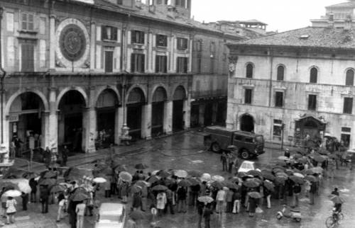 Strage piazza della Loggia 
Tutti assolti i 5 imputati: 
è l'ultima strage impunita