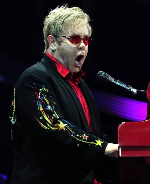 Napoli, il conto della Ue: 
"Restituire i 720mila euro 
dello show di Elton John"