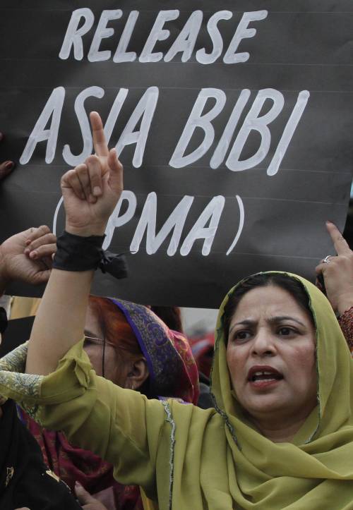 Pakistan, i media cristiani 
"Data grazia ad Asia Bibi" 
Proteste dei musulmani