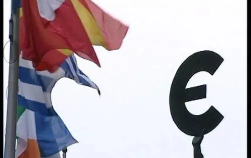 L'Irlanda sempre più giù: 
S&P taglia ancora il rating 
Manovra da 15 miliardi