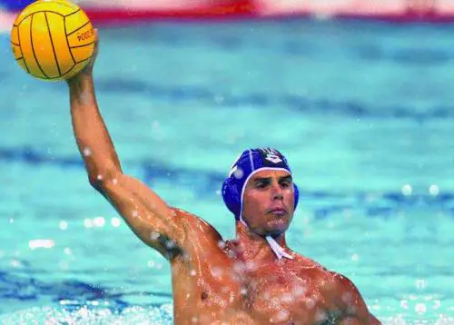 Diagnosi e cura della spalla «diversa» del pallanuotista