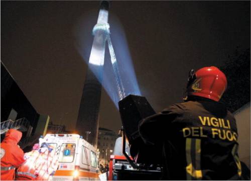 "Il soccorso sulla torre? 
Un trucco per far fuggire 
uno dei clandestini"