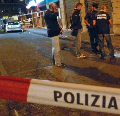 Minacciato davanti al figlioletto mette in fuga i rapinatori