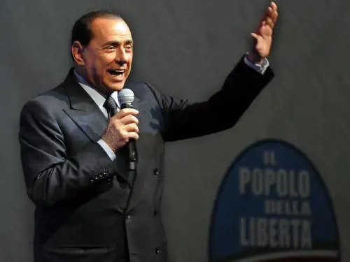 Berlusconi non tratta: si va alla conta 
"Irresponsabile aprire crisi di governo"