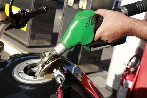 Benzina a 1,45 euro: ai massimi da due anni