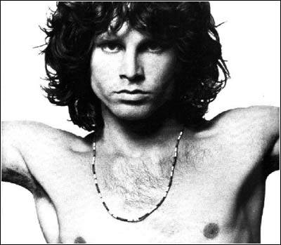 Jim Morrison nudo sul palco: 
graziato dopo quarant'anni