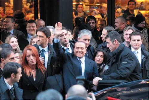 Le colombe di Pdl e del Fli: "Si apra un tavolo"  
Sì del premier. Fini: "Tardi, votiamo la sfiducia"