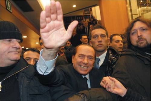 Il piano di Berlusconi: rimpasto di governo dopo il voto di fiducia