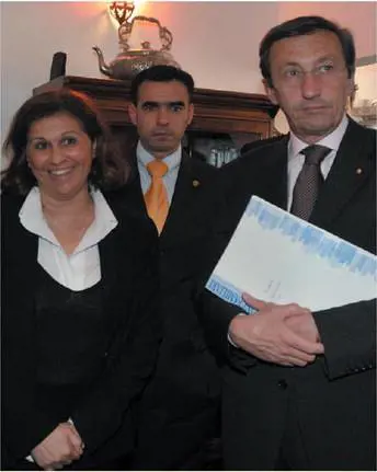 Sbai: "Le vere minacce? Me le ha fatte Fini" 
Scilipoti: "Non mi vergogno, io con gli italiani"