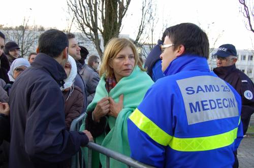 Francia, è panico all'asilo: 
folle entra con due spade 
Irruzione: ostaggi liberi