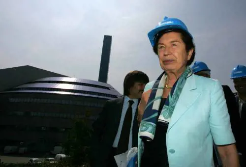 Esplode la Parentopoli all’ombra del Vesuvio