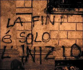 L’arte violentata per esaltare l’ex fascista Fini