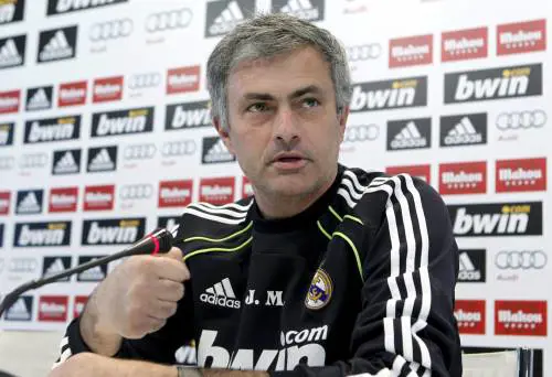 Il solito esagerato Mourinho: fa gli auguri all'Inter e si dà 11 in pagella