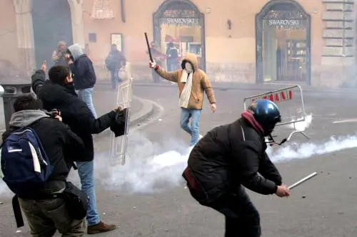 Che pena quei giovani che sembrano già così vecchi