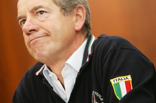 La sinistra massacrò Bertolaso, ora lo rimpiange