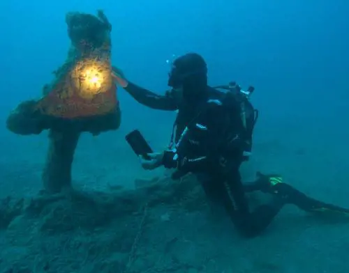 Làncora più grande del Tirreno