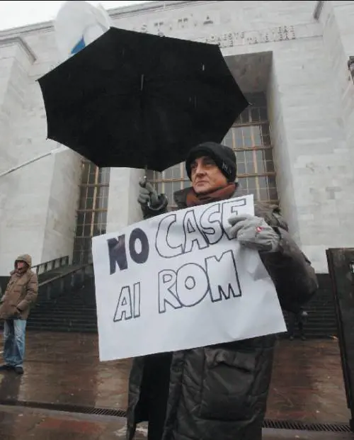 Le case negate ai rom: il partito dei giudici  
contro sindaco di Milano, prefetto e Viminale