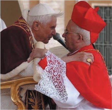 "Basta con la messa creativa, 
in chiesa silenzio e preghiera"