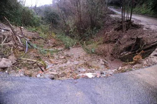 Temporali sul Meridione 
continua il gelo al Nord 
Allerta neve sulle strade