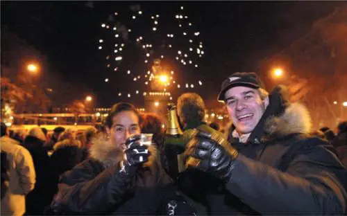 Fuochi, cene e un omaggio a Gaber 
Il Comune fa il botto di Capodanno