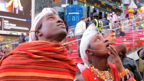 Sky catapulta il buon selvaggio nel nostro "strano" Occidente