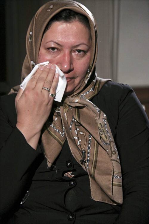 Iran, è giallo su Sakineh: 
"Sospesa l'impiccagione" 
Poi il procuratore nega
