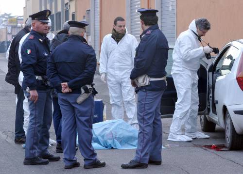 Roma, uomo ucciso con tre colpi al volto