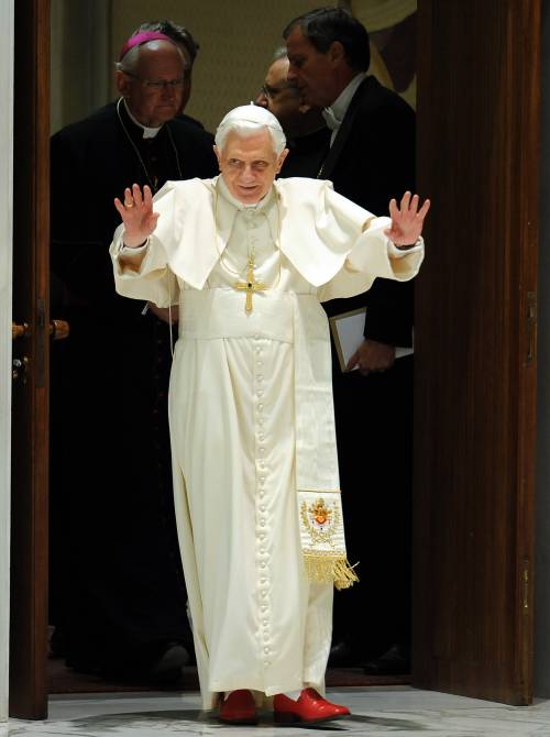 Il Papa: "Le istituzioni ritrovino le radici morali" 
E il Colle: "Equilibrio tra informazione e privacy"