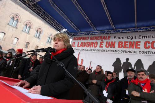 Bologna, Fiom in lotta fischia pure la Camusso