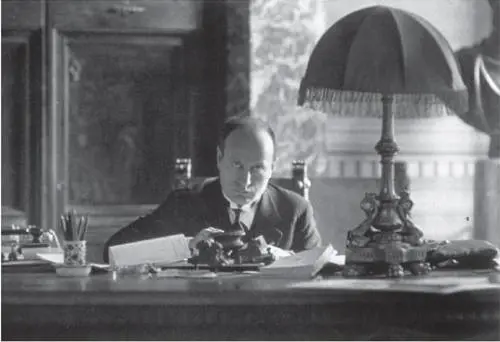 Il Duce: credere, obbedire, registrare