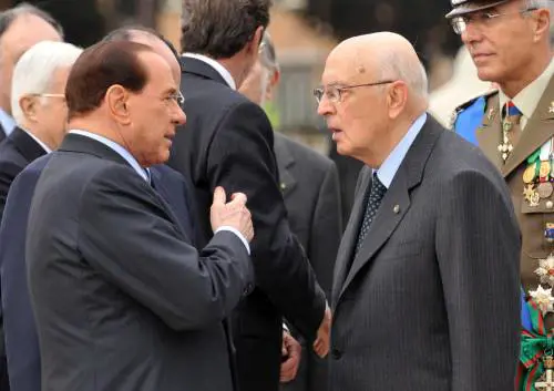 Berlusconi aspetta segnali dal Colle 
"Governo più forte senza sabotatori"