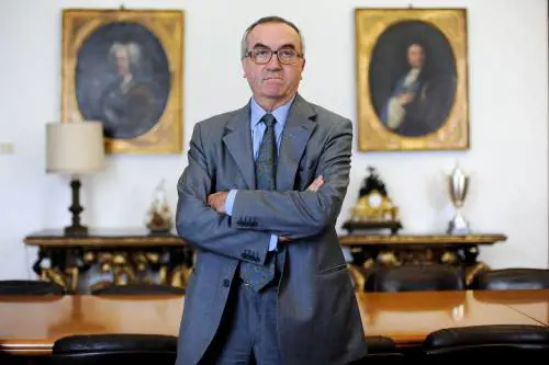 Ruby, giallo sulle foto a orologeria contro il Cav 
Ma Bruti Liberati smentisce: "Scatti irrilevanti"