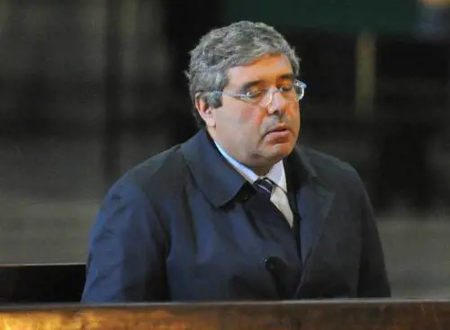 Politici in cella e zitti 
L'esempio di Cuffaro