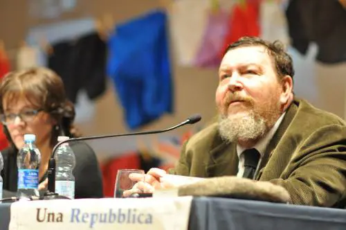 Ferrara alla carica: "Ora fermiamo puttanopoli"