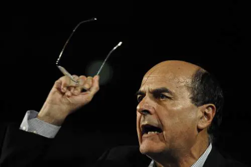 Bersani ci prova con la Lega: "Non siete razzisti" 
Ma il Nord produttivo non sta con la sinistra