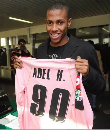 Rapinato in strada Hernandez: 
"E' stato terribile ma non lascio Palermo" 