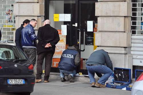 Milano, pacco bomba  
davanti a un Eni store: 
disinnescato l'ordigno