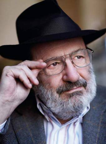 Il delirio di Umberto Eco: 
"Berlusconi come Hitler"