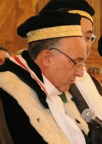 Il Rettore: «Non centro Scelte poco opportune»