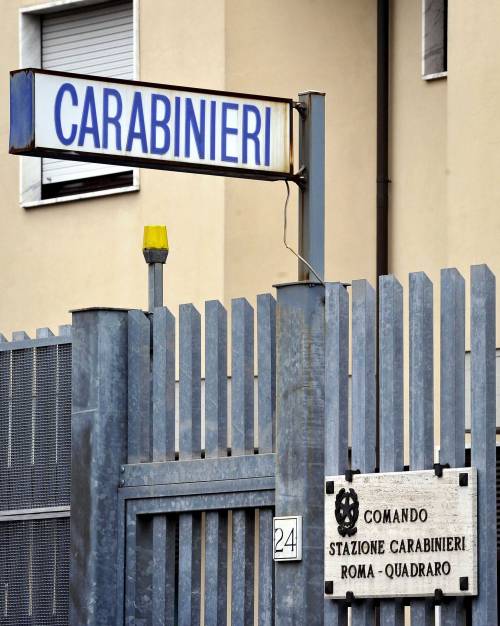 Roma, stuprata in cella 
da carabinieri e un vigile 
Indagati i quattro agenti