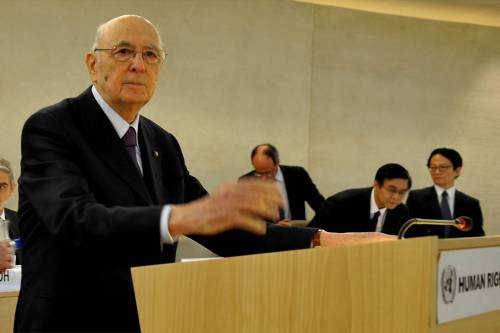 Spesa pubblica, il monito di Napolitano sui tagli:  
"Attenti al rigore, ma non si usi il machete"