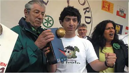 Elogio di Bossi jr: 
Meglio un Renzo Trota 
che cento figli di papà