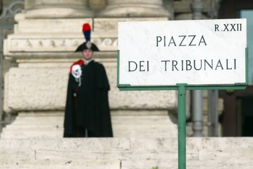 Alcol, viaggi e Nutella: se la toga fa i capricci