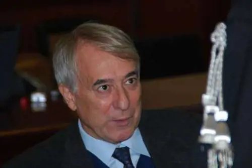 La vera anima del "moderato" Pisapia 
Indulto ai terroristi e stanze del buco