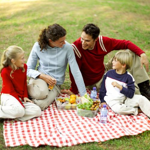 Le famiglie italiane sono sempre più indebitate 
Allarme di Bankitalia: "Mutui e prestiti più cari"