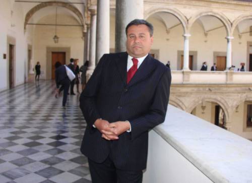 Palermo, sorpreso mentre intascava tangente 
In carcere Vitrano, deputato regionale Pd 