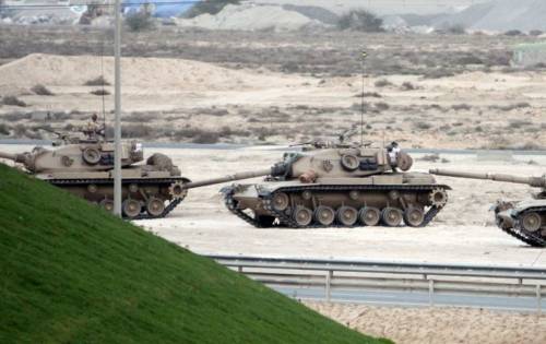 Bahrein, il governo fa scattare il coprifuoco